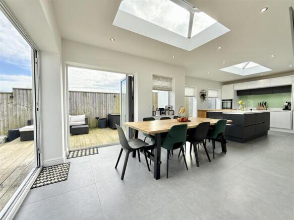Dining Area.JPG