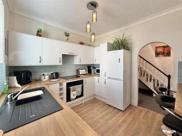 Kitchen_.jpg