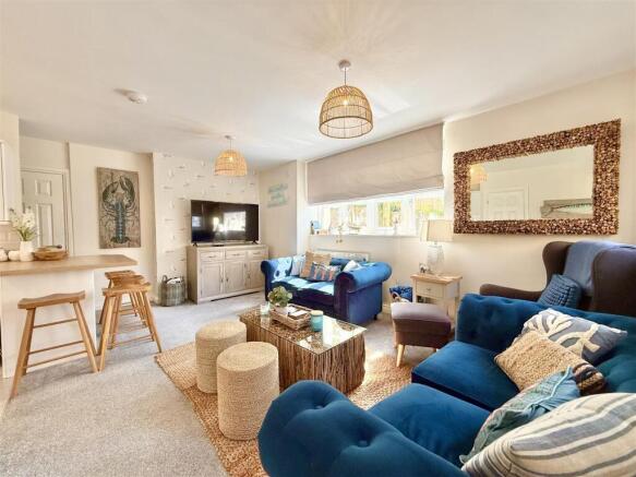 Lounge & Breakfast Bar.JPG