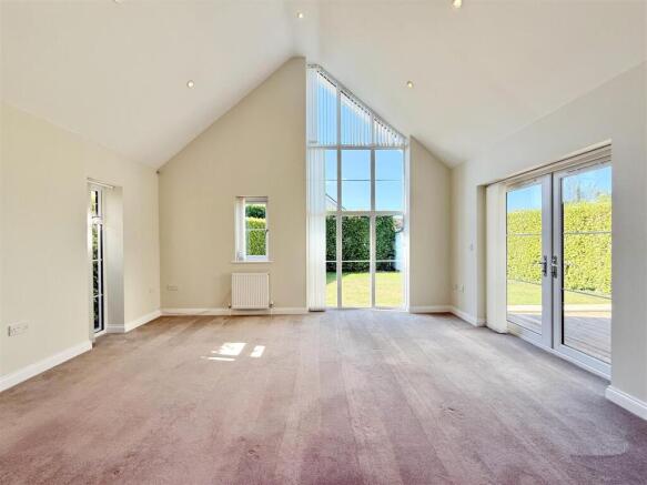 Vaulted Ceiling.JPG