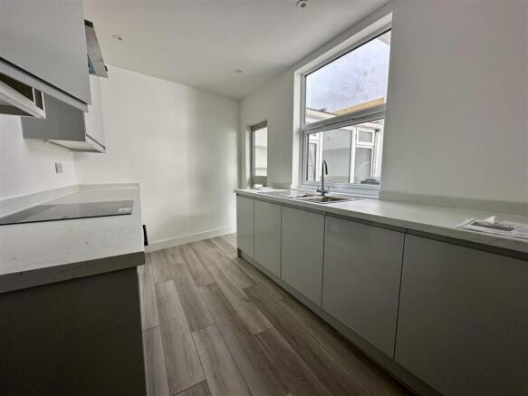 Kitchen 1.jpeg