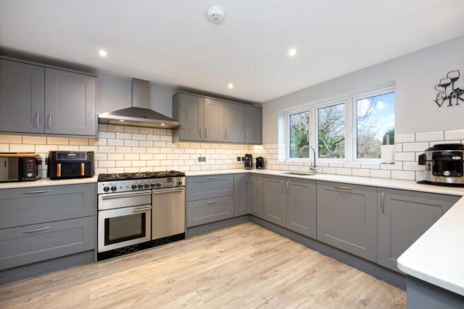 Kitchen / Dining Area