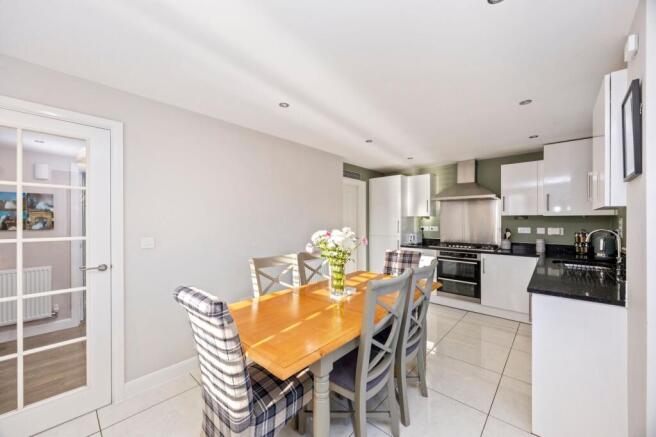 Kitchen/ Dining Room