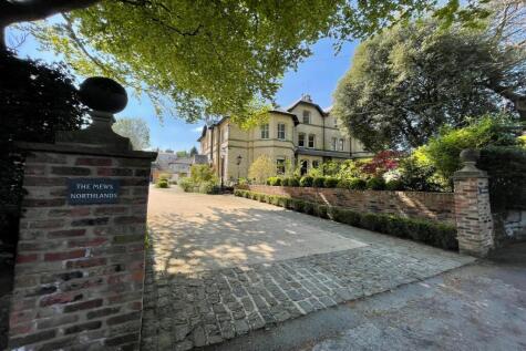 Grey Road, Altrincham