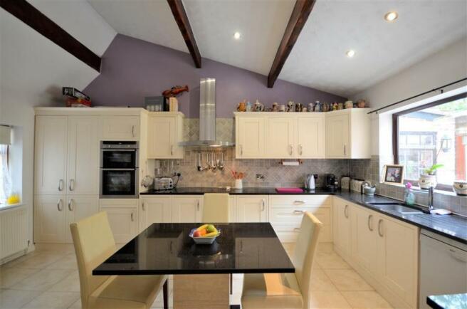 4 Bedroom Detached House For Sale In Fairview Road Timperley
