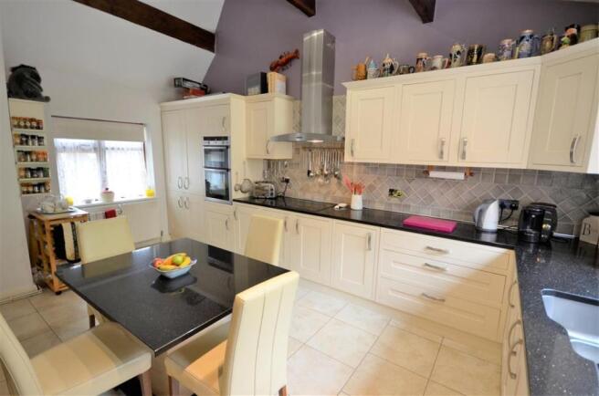 4 Bedroom Detached House For Sale In Fairview Road Timperley