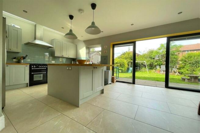 Kitchen/Dining Room