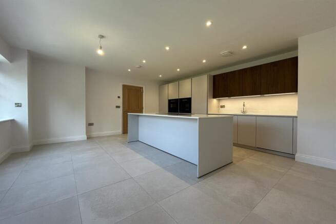 Kitchen/Dining/Famil