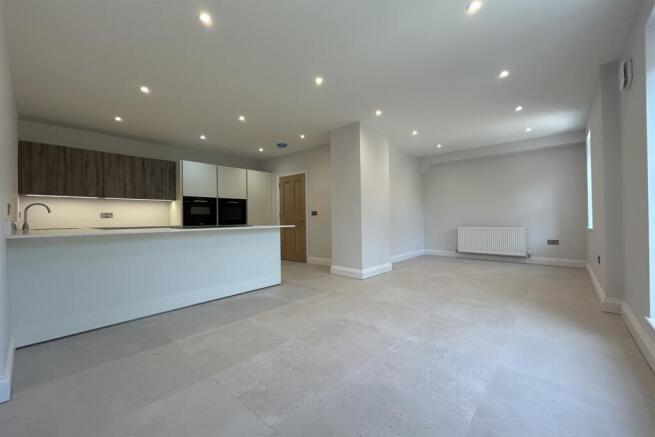 Open Plan Kitchen/Di