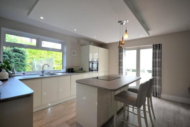 Kitchen (Main)