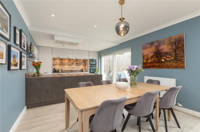 Craigmount Avenue 01