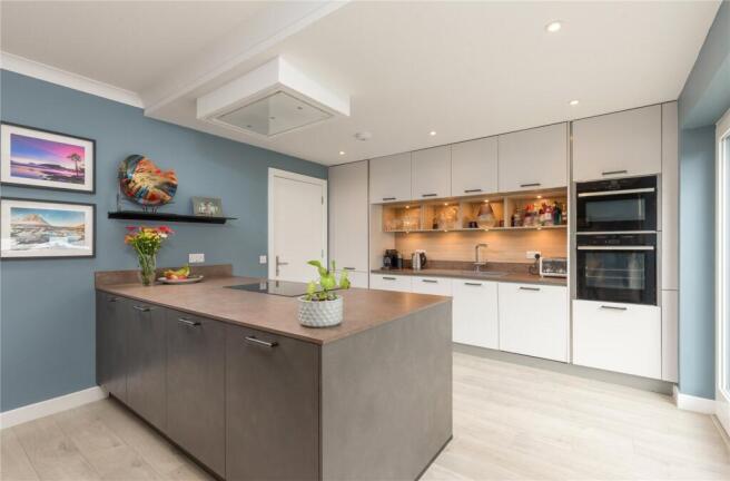 Craigmount Avenue 03