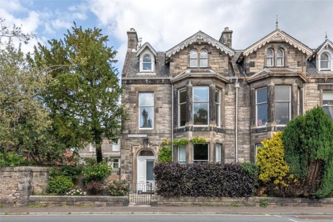 Ravelston Place 0487