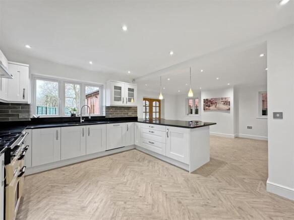 Living / Dining Kitchen