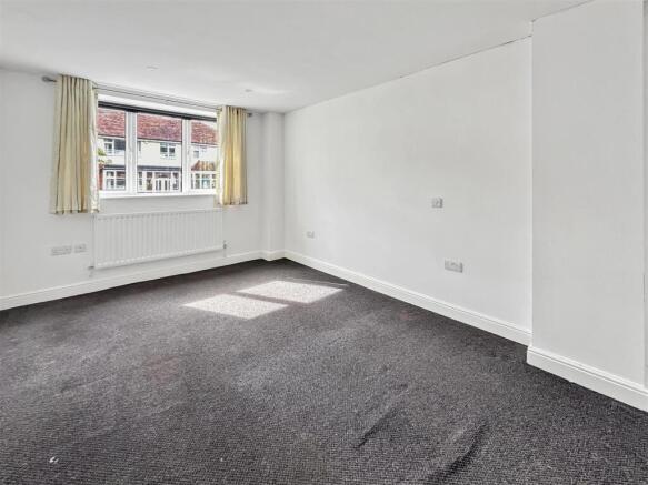 Bedroom 1.jpg
