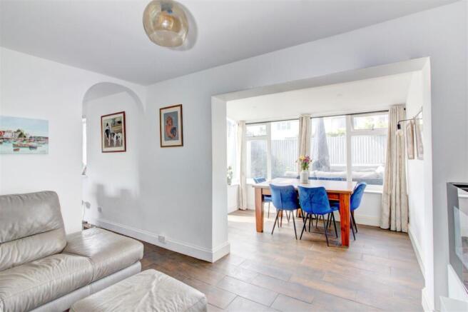 Sitting/dining room