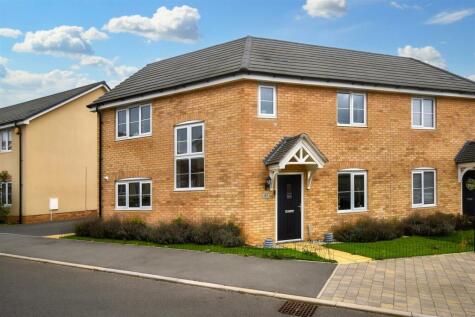 Holdenby Drive, Priors Hall Park