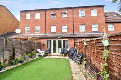 Frith Close, Great Oakley, NN18 8FR