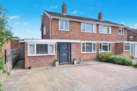 Glyndebourne Gardens, Corby, NN18 0PZ