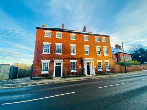 WhatsApp Image 2024-11-21 at 15.50.22_49eb84ba.jpg