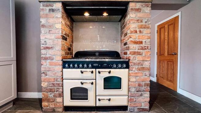 TheWoodyard_3_Kitchen.jpg
