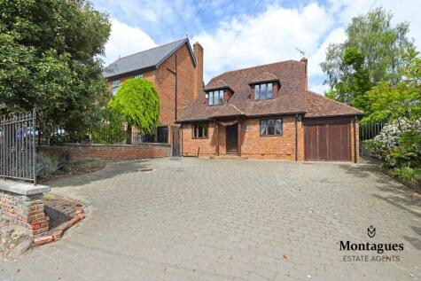 Ivy Chimneys, Epping, CM16