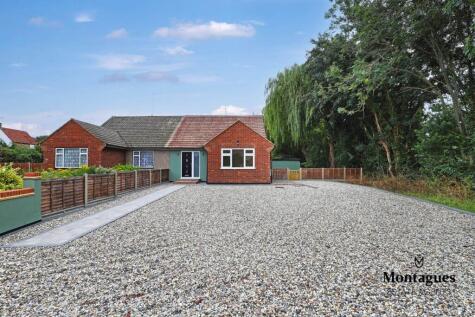 Middle Street, Nazeing, EN9