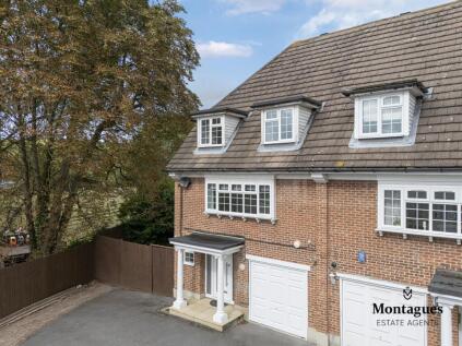 High Road, Loughton, IG10