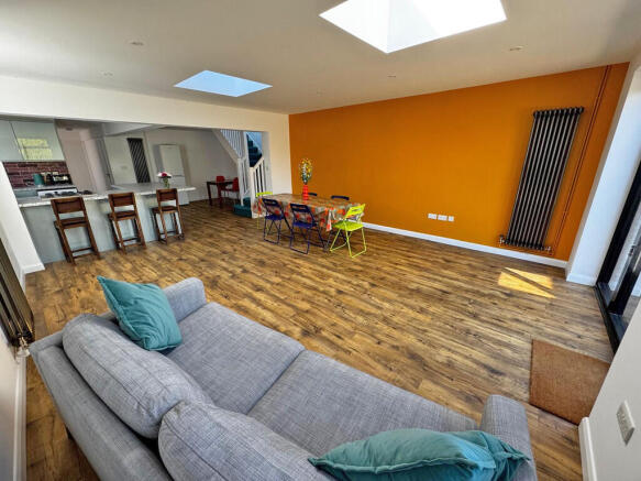 Lroom (1)