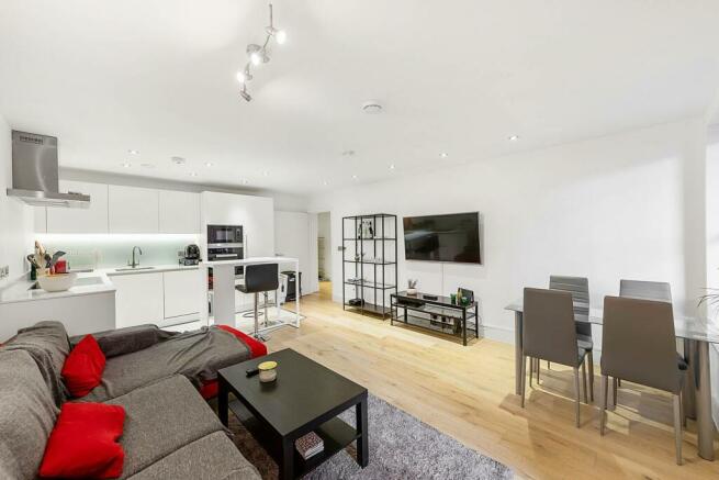 2 bedroom flat for rent in Fulham Palace Road, Barons Court, London, W6