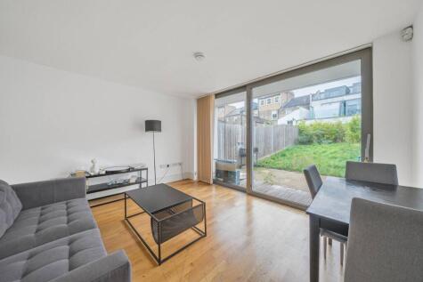 Stadium Mews, Islington, London, N5