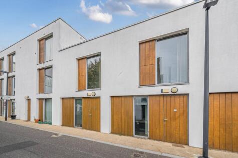 Stadium Mews, Islington, London, N5