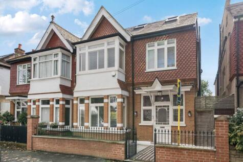 King Edwards Gardens, Ealing, London, W3