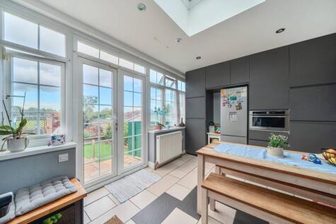 Westcott Crescent, Hanwell, London, W7