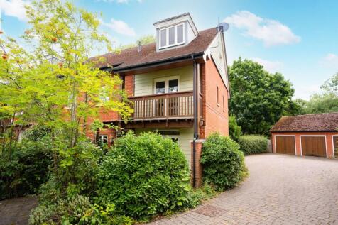 Duchess of Kent Close, Guildford, GU2