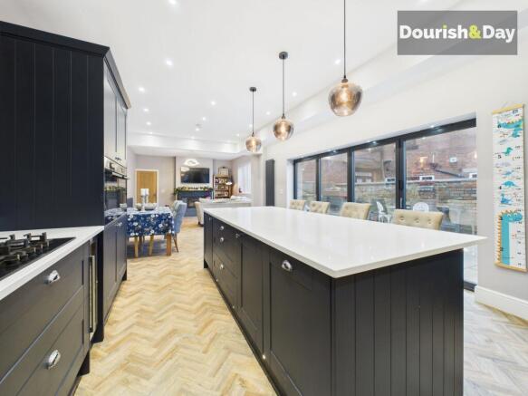 Open Plan Kitchen / Living Diner