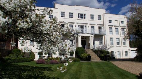 East Molesey - 2 bedroom apartment for sale