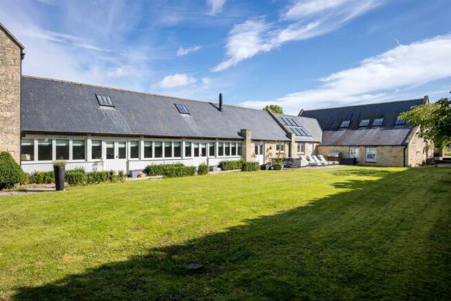 17 - Long Barn - GL54 3QY - Web.jpg