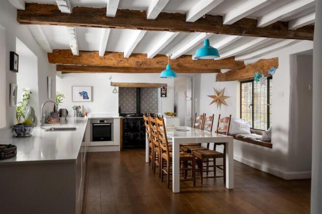 36 - Dowmans Farmhouse - GL53 9QY - Web.jpg