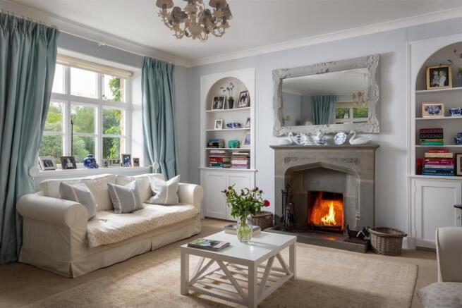 45 - The Home Farmhouse - GL7 7DU - Web.jpg