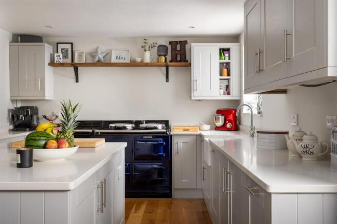 29 - Hilary Cottage - GL7 4HT - Web.jpg