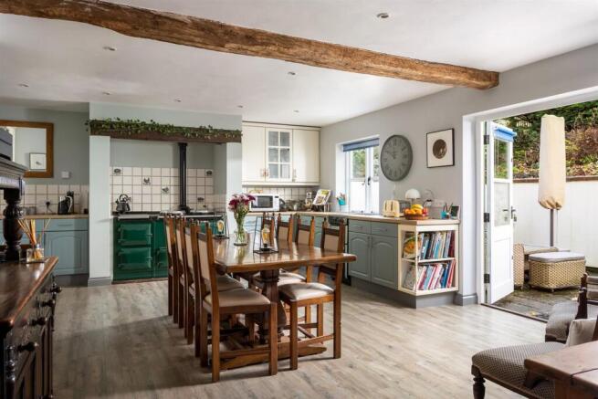 36 - Coachmans Cottage - GL54 4AL - Web.jpg