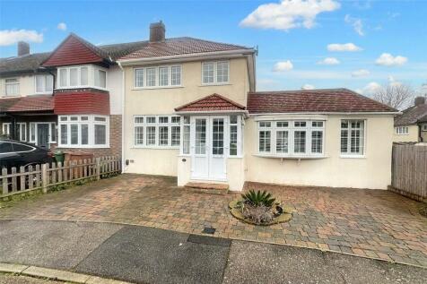 Carshalton - 3 bedroom end of terrace house for sale