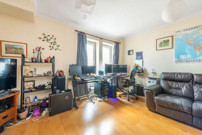 2 bedroom flat for sale in Madison Heights, Hounslow, TW3, TW3