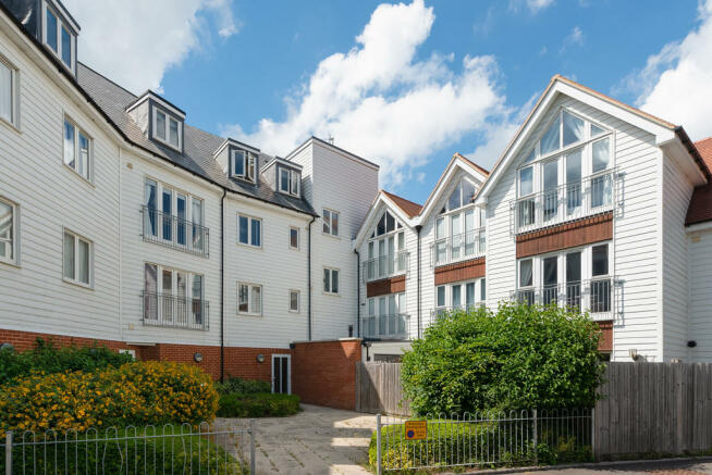2 bedroom flat  for sale Whitstable