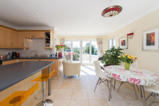 Kitchen / Breakfast Room