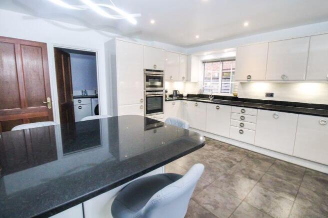 Kitchen/Breakfast Room
