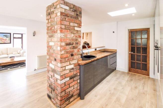 Kitchen/Dining Room