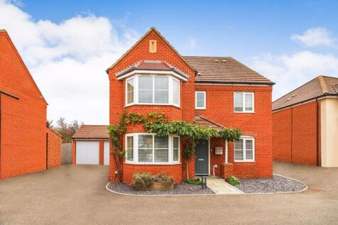 Thresher Close, Shefford, SG17