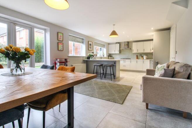 Kitchen/Dining Space